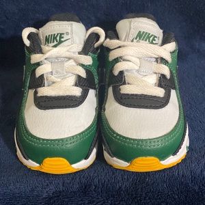 🔥Air Max 90 Leather GS 'Gorge Green'- Size: 5C, Toddler🔥